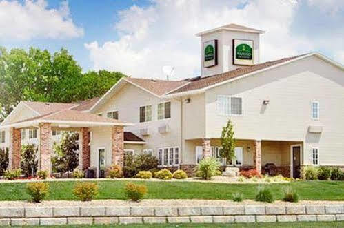 Wamego Inn And Suites Eksteriør bilde